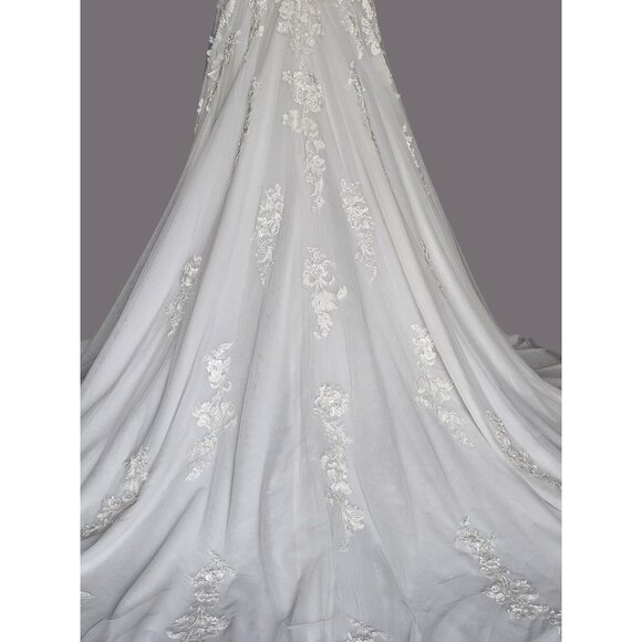 NWOT Ivory A-Line Wide Strap V-neck Plunge Wedding Gown - Mori Lee - Picture 12 of 13